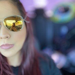 Meet your Posher, Mayra